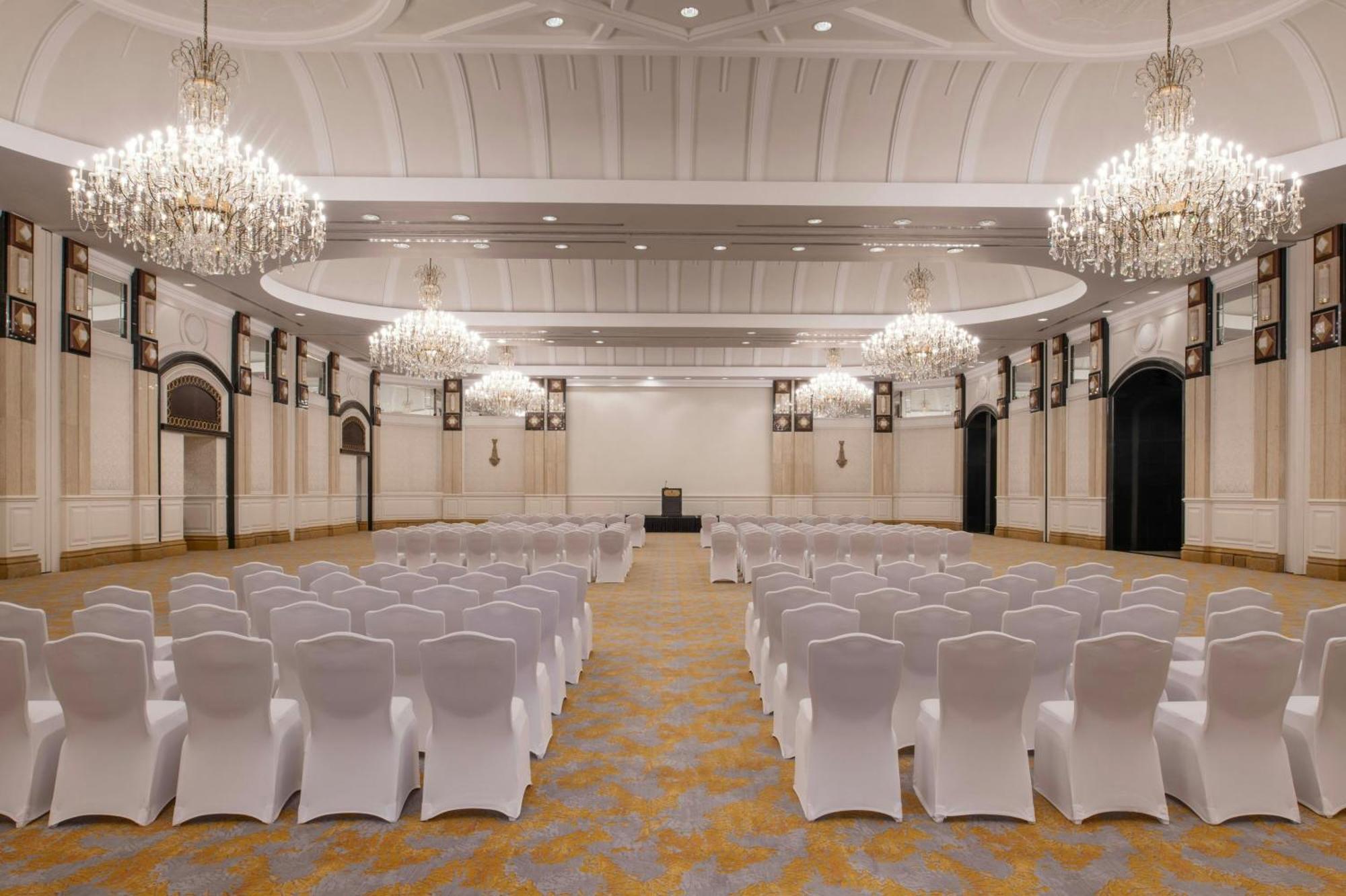 The Ritz-carlton,